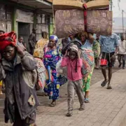 Il Congo in pezzi, Goma nel caos: centinaia di migliaia di civili sono in fuga