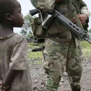 La vergogna dei bambini soldato: anche l'anno scorso 8.000 arruolati