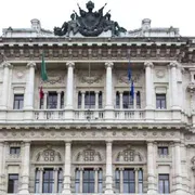 Perché non torniamo al più corretto "padre, madre o chi ne fa le veci"?