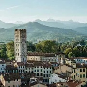 Cosa ci insegna un campanile. Manuale per orientarsi in un tempo inquieto