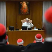 Leone XIV ai cardinali: «Camminiamo sulla via del Concilio Vaticano II»