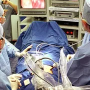 Morire per una liposuzione: tutti i rischi del mercato dei “ritocchi”