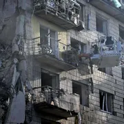 Ricostruiamo una casa per tutti nel mondo che sta finendo in pezzi