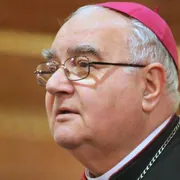 Addio all’ex nunzio Alberto Bottari de Castello
