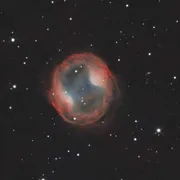 Stelle morenti come vetrate gotiche: tra ali e occhi, quanta poesia