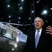 Addio a Jim Lovell, l'astronauta romantico dell'Apollo 13 che rinunciò alla Luna