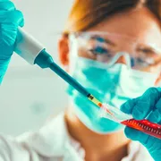 Dal Dna alle staminali: ecco i nuovi farmaci cuciti sulla persona