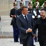 I “volenterosi” ci riprovano: vertice a Parigi (con Trump al telefono)