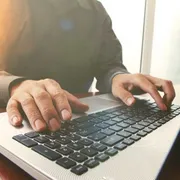 Noi uomini dobbiamo fare mea culpa. Ma le donne ci aiutino