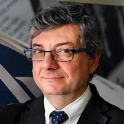 John Elkann messo alla prova e il privilegio di "regnare"