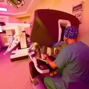 Con i robot in sala operatoria la medicina è già fantascienza