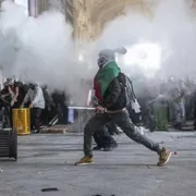 Dialogo con un ragazzo in piazza per Gaza e il no allo scontro. Fermiamoci