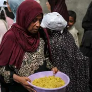Le voci da Gaza: «Purché si fermi questa strage»