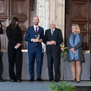 Contro i tumori un fondo unico per la ricerca. E stop a teorie anti-scientifiche