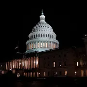 Shutdown Usa, dietro le quinte del «sì» dopo il record di 40 giorni