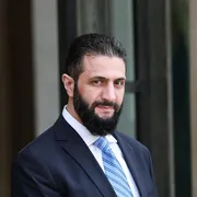 C'è un fantasma sulla marcia trionfale di al-Sharaa: la Siria