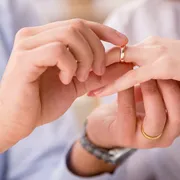 Legami fragili, storie piccole. Perché “perdere tempo” con il matrimonio?