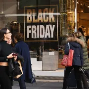 Il Black Friday: idoli e colpa nel carrello