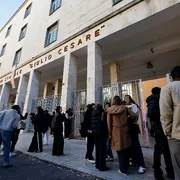 Nel bagno del liceo Giulio Cesare di Roma è stata appesa la “lista degli stupri”