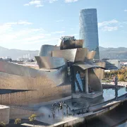 La difficile eredità di Gehry, amata odiata star dell'architettura