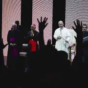 È bello essere prete. È bello sentirne parlare. Grazie Santo Padre