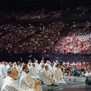 Fiducia e amicizia, così Taizé ha richiamato 15mila giovani a Parigi