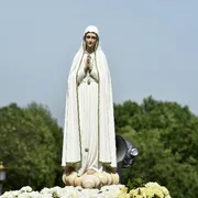Il «no» al titolo di Corredentrice? Perché Maria ci conduce a Cristo