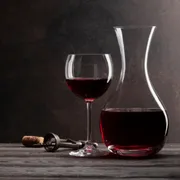 Come vino rosso, che ha bisogno di decantare