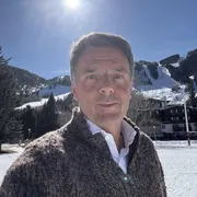 Renzi: «Il modello di Vannacci è Farage, può essere decisivo al voto»