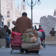 A causa l'inflazione nel 2023 povertà assoluta in aumento in Italia per famiglie e individui. Un dato allarmante