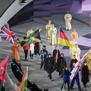 La sfilata degli atleti durante la cerimonia di chiusura delle Olimpiadi