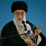 I 37 anni di potere di Khamenei, l'ayatollah succeduto a Khomeini