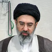 L'era Khamenei si dilata: rinviati funerali e successione
