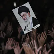 «In Iran non ci sono masse pronte a sostenere chi bombarda. Rischia il Paese, non il regime»