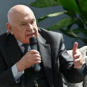 Il caso Bartolozzi, l'ira delle opposizioni e il muro del Governo