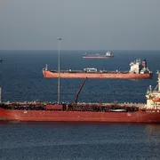 Trump chiama alle armi l'Occidente per lo Stretto di Hormuz (ma gli va male)