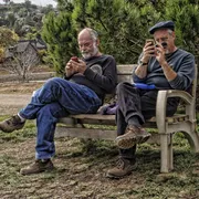 Meno figli, più soli: così la solitudine alimenta la crisi demografica