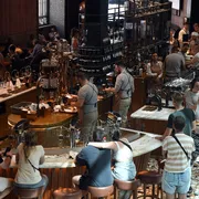 Bar e ristoranti tirano ancora. Il problema è trovare addetti