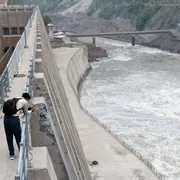 Perché il controllo dell'acqua tra India e Pakistan può scatenare un conflitto "dormiente"