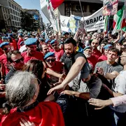 Insulti, divisioni, colpi di pistola: così hanno sfregiato la Festa della Liberazione