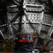 La Cina ha costruito il più grande rivelatore sferico trasparente al mondo a 700 metri di profondità