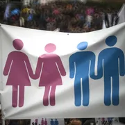 Una manifestazione in favore del matrimonio gay e dell'adozione di bambini da parte di coppie omogenitoriali a Roma