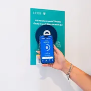 Gli universitari italiani hanno iniziato a vietarsi il cellulare da soli