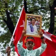 Myanmar, la Nobel Aung San Suu Kyi è uscita di cella: ora è ai domiciliari