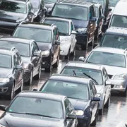Mobilità urbana: ecco quanto pesano le auto vecchie sulla qualità dell'aria