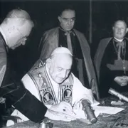 Vaticano, 9 aprile 1963, papa Giovanni XXIII firma l'enciclica "Pacem in Terris" / SICILIANI