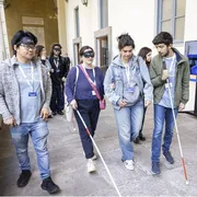 «Mettetevi nei nostri panni»: centinaia di studenti "alla prova" della disabilità