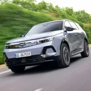 Opel Grandland integrale con doppio motore elettrico: ecco come va