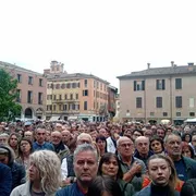 Modena è scesa in piazza per dire che alla violenza non si risponde con l'odio e con la paura