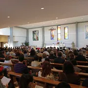 La celebrazione dell'Eucaristia in una parrocchia di Ancona / SICILIANI